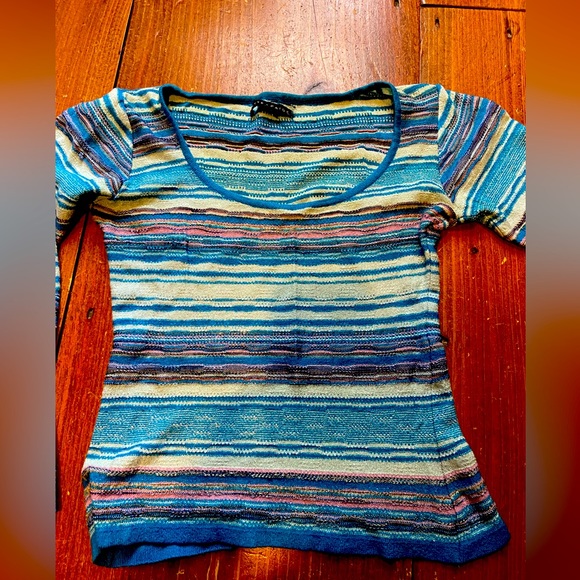 Bettie Paige Blue and pink layered pattern sweater size small and xs - Picture 2 of 2